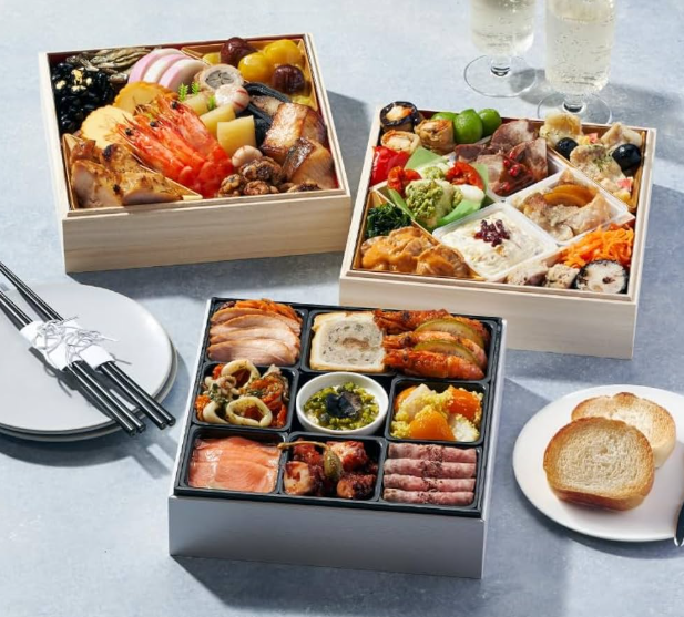 Oisix 和洋折衷 3段おせち “Rich Color”