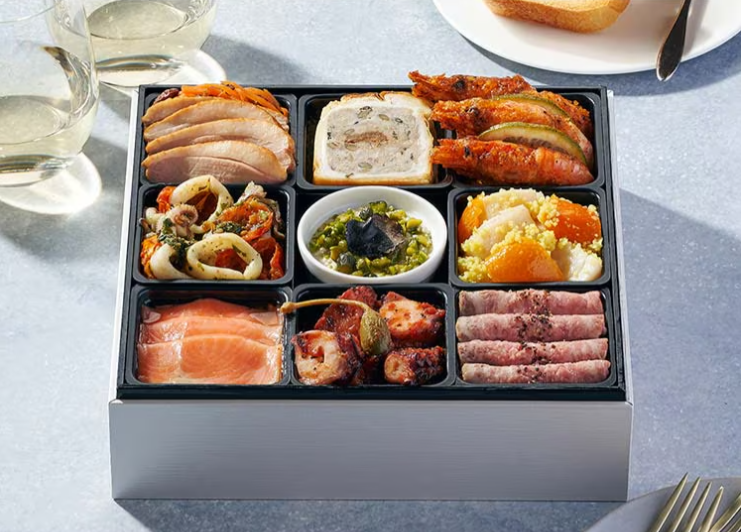 大晦日の乾杯にも
名店監修オードブル
1~2人前